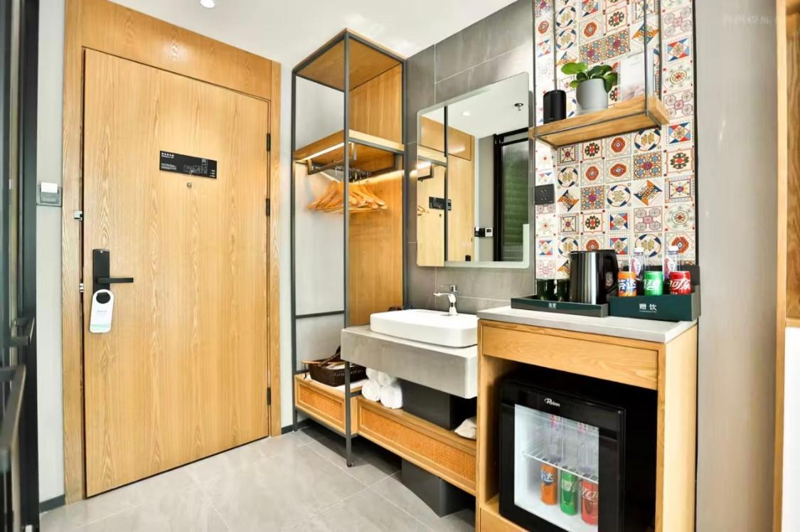 True Go Hotel - Shanghai Jing'An Temple Nanjing West Road Exterior foto